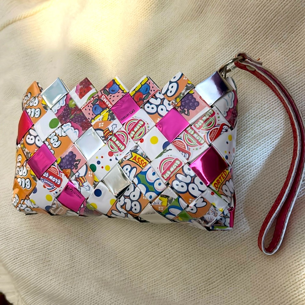 🔥NWOT🔥 Nahui Ollin Wristlet Zip Bag Gum Wrapper Multi Color Woven Recycled Purse